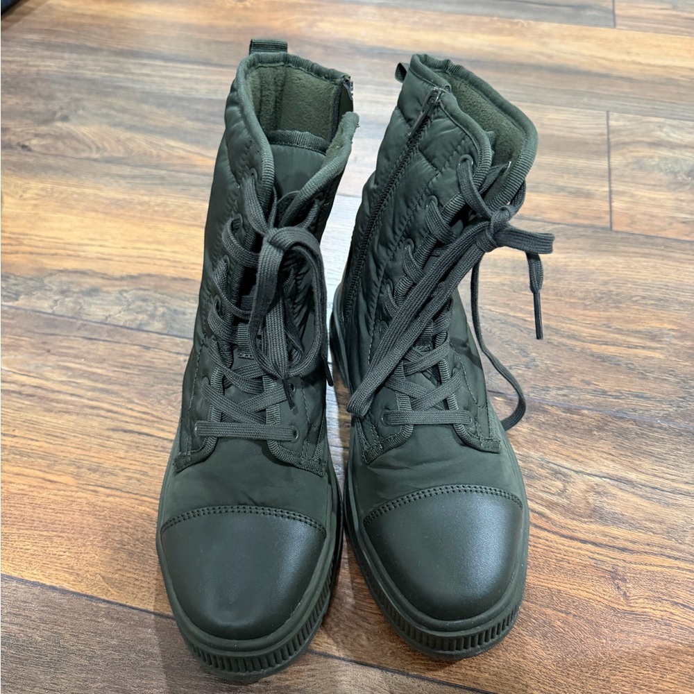 Women's Green Lace-Up Boots